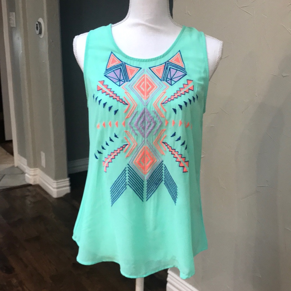 Cute embroidered top!